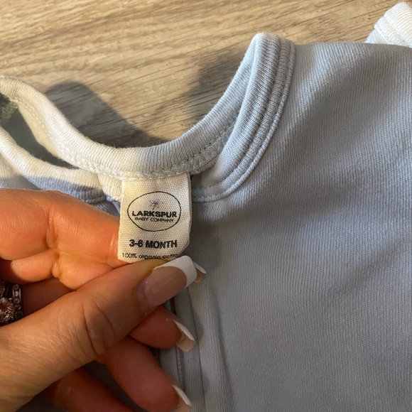 Larkspur 2 footies in light blue-grey and two rompers in neutrals 3-6 months - Picture 4 of 4